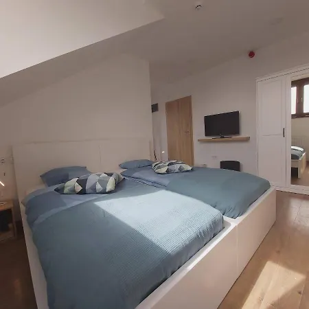 Bed & Breakfast Kalman Kertje Panzio Es Rendezvenyhaz