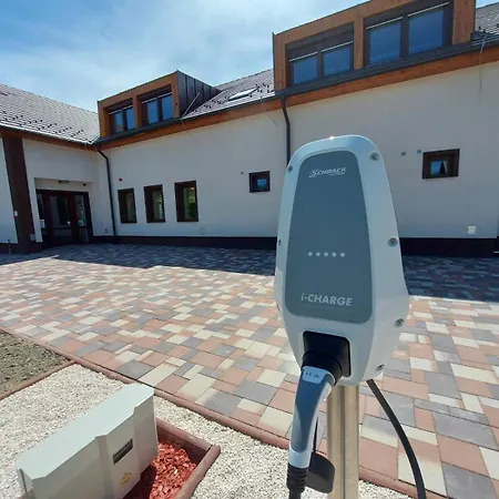 Kalman Kertje Panzio Es Rendezvenyhaz Bed & Breakfast *