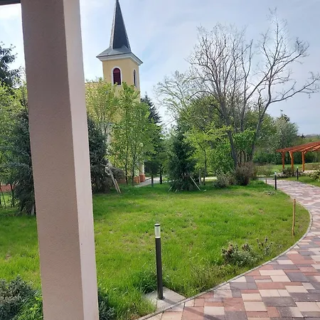Bed & Breakfast Kalman Kertje Panzio Es Rendezvenyhaz Horpacs